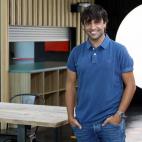 Otro profesor ya consolidado en la Academia y pareja perfecta de Noem&iacute; Galera. Compositor, int&eacute;rprete y director musical, ha grabado cinco trabajos discogr&aacute;ficos en solitario y produce y compone para otros artistas, as&...