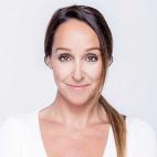 M&aacute;s de 17 a&ntilde;os de experiencia avalan a la coach especializada en t&eacute;cnica vocal. Licenciada en el m&eacute;todo Estill Voice Training (EMT), ha sido actriz y cantante en musicales como Mamma Mia!, La Bella y la Bestia, J...