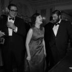 Harry Crane (Rich Sommer), Peggy Olson (Elisabeth Moss) y Stan Rizzo (Jay R. Ferguson)