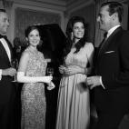 Pete Campbell (Vincent Kartheiser), Trudy Campbell (Alison Brie), Megan Draper (Jessica Pare) y Don Draper (Jon Hamm)