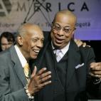 El pianista junto a su hijo, Chucho Valdés, en la Casa de America de Madrid, en 2008.