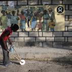 5e171de8250000bee1d32414