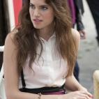 Marnie con su uniforme de azafata.