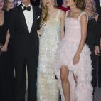 Pierre Casiraghi, junto a Beatrice Borromeo y Carlota Casiraghi.