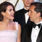 Aparte del brillo en los ojos de estos dos enamorados, ¿somos nosotros o allí hacía mucho calor? Porque detectamos unos reflejos innecesarios en la cara de ella y el pelo de él.