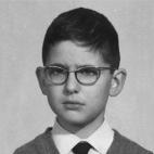 El presidente del Gobierno nació el 27 de marzo de 1955. Aunque presume de gallego, pasó parte de su infancia en León. Allí estudió con los jesuitas y destacó por su excelente memoria, según recuerdan sus profesores.