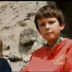 El líder de Podemos nació en Madrid el 17 de octubre de 1978. Pero no solo ha vivido en la capital, sino que también residió de pequeño una temporada en Soria. De ahí viene su afición por el equipo de fútbol del Numancia.