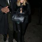 5c8b84e1230000d50424ee3c