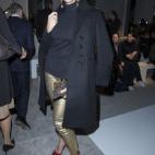 5c8b84e3360000c81a6d46e3