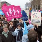 5c8ae2cd230000dd0423dfed