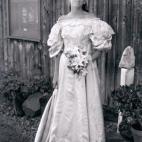 Jane Ogden lo llevó en 1986 en su boda con James Houston.