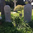 Tumbas del poeta John Keats, junto al pintor Joseph Severn.﻿