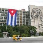 La concejala del Partido Popular en el Ayuntamiento de La Solana, Mari Carmen Márquez, criticó la proyección de la película Che: el argentino con una idealización de bandas armadas. Consideró que se hace ver a los jóvenes que un grupo arm...