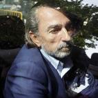 El cabecilla de la Gürtel se comparó con los presos de ETA para pedir que le liberaran. En un escrito de su abogado al juez Pedreira, el letrado comparó la situación de su cliente con la de los presos etarras después de que siete de ellos l...