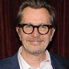 Es un hombre muy ocupado: ha aparecido en El Caballero Oscuro y El Amanecer del Planeta de los Simios. y ha puesto nombre a los videojuegos Call of Duty.