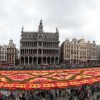 Sobre todo cuando le ponen ese manto de flores.