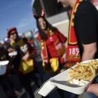 Con mayonesa y por la calle, claro.