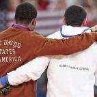 El luchador olímpico Jordan Bourroughs escribió en Twitter: "Quizás yo debería ser presidente".