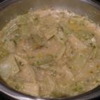 Un plato típico de la región que se suele comer también el día de Navidad. Puede elaborarse con cardo al natural o en conserva, cebolla, almendras tostadas, harina, sal y aceite. Aprende cocinarlo hacerlo paso a paso aquí