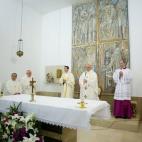 5c8ab941240000f7054c54b5