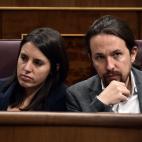 2017: Irene Montero junto a Pablo Iglesias en el Congreso