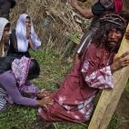 5c8a7b24240000f404a32173