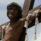 5c8a7b26250000bd05813173