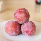 El 'peacotum' triplica la hibridación: es un cruce entre melocotón, albaricoque y ciruela. Una fruta rara que tiene la textura del melocotón y un sabor suave.