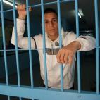 5c8aeb43240000f404a3e6d9