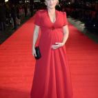 En el estreno de Labor Day, embarazada de su tercer hijo, Bear