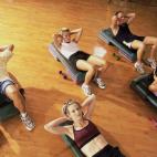 Mandich nos recuerda que el fitness requiere tiempo, aun este mundo ajetreado en el que las personas quieren que sus deseos se cumplan inmediatamente. Por ejemplo, de acuerdo con la revista Women’s Health, los cambios en la definición muscula...