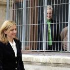 5c8ae3bb230000dd0423e11e