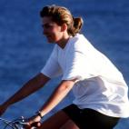 La infanta Cristina montando en bicicleta, en Mallorca.