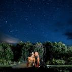 "Esta foto es de mis favoritas por muchas razones. Fue DIFÍCIL. Ninguna de las estrellas tiene Photoshpo y no hay iluminación exterior. Tuvimos que elegir un lugar que no sólo fuera adecuado para la composición, sino que fuera lo suficientem...