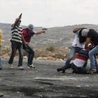 5c8aa40b2500000d04c95928