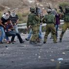 5c8aa40c2500000704c9592c