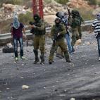 5c8aa40c250000e203c9592e