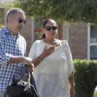 La cantante, saliendo de la cárcel de Alcalá de Guadaira junto a su hermano Agustín.