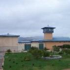 PRESO: María Antonia Munar Del año 99, tiene 83.468 metros cuadrados, 1006 celdas, campo de fútbol, pistas de squash, gimnasio, biblioteca y teatro. Talleres de carpintería, fontanería o panadería, cursos de formación profesional o idiom...