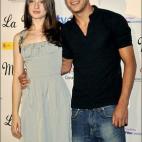 El la presentación del rodaje de La Mula, con María Valverde.