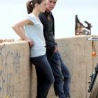 En el rodaje de A tres metros sobre el cielo, con María Valverde.