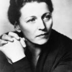 Nombre completo: Pearl Comfort Sydenstricker Buck Fecha y lugar de nacimiento y muerte: Hillsboro, Virginia (EEUU), 26 de junio de 1892 - Danby, Vermont (EEUU), 6 de marzo de 1973. Premio Nobel en: 1938 Obras cumbre: Viento del este, viento d...