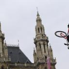 5c8ae423230000040123e1aa