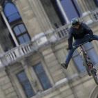 5c8ae425240000f404a3dce2