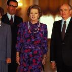 5c8ae43f240000f404a3dd00