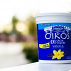 Los recipientes usados, de yogures, margarinas o cremas, nunca deben usarse en el microondas. Están pensados para un solo uso y no soportan las altas temperaturas. Podrían deformarse o derretirse con el calor e incluso contaminar la comida con...
