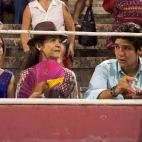La infanta Elena junto a Victoria Federica y Froil&aacute;n en una corrida de toros en agosto de 2017 en Palma de Mallorca.