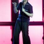 5c8a8364250000bd05813a8d