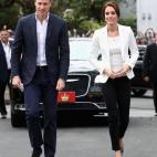 5c8b2927360000ba1a6c9ed3