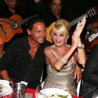 5c8ac5bd20000043046fb7d2